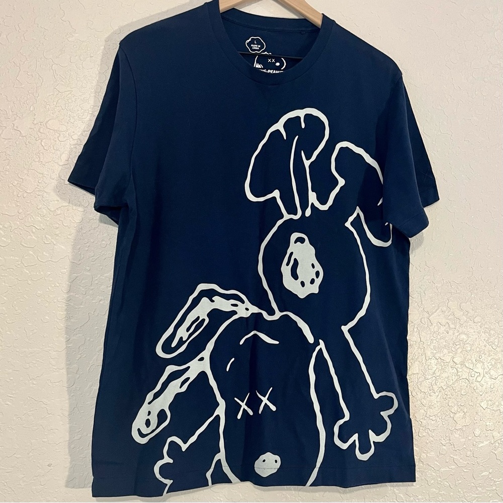 KAWS x Uniqlo x Peanuts RARE SNOOPY FALLING GRAPHIC; Size Large!